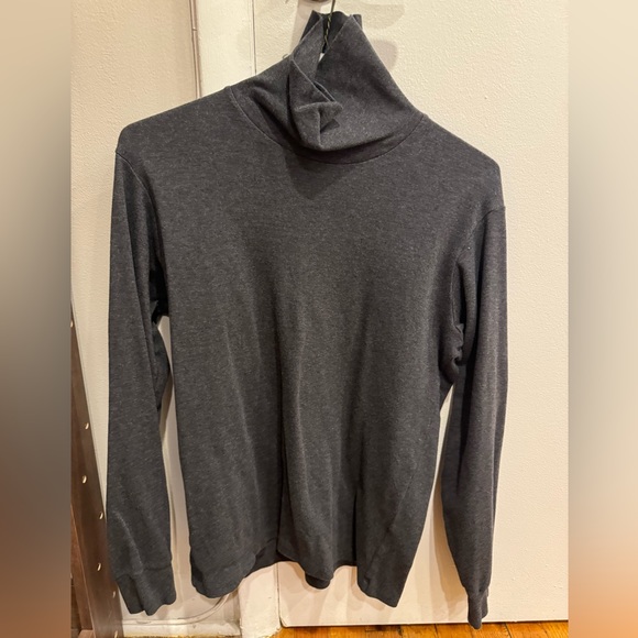 Uniqlo Other - Uniqlo men’s turtleneck size M - grey